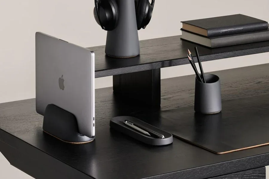 AIRE — ensemble noir en situation sur un bureau