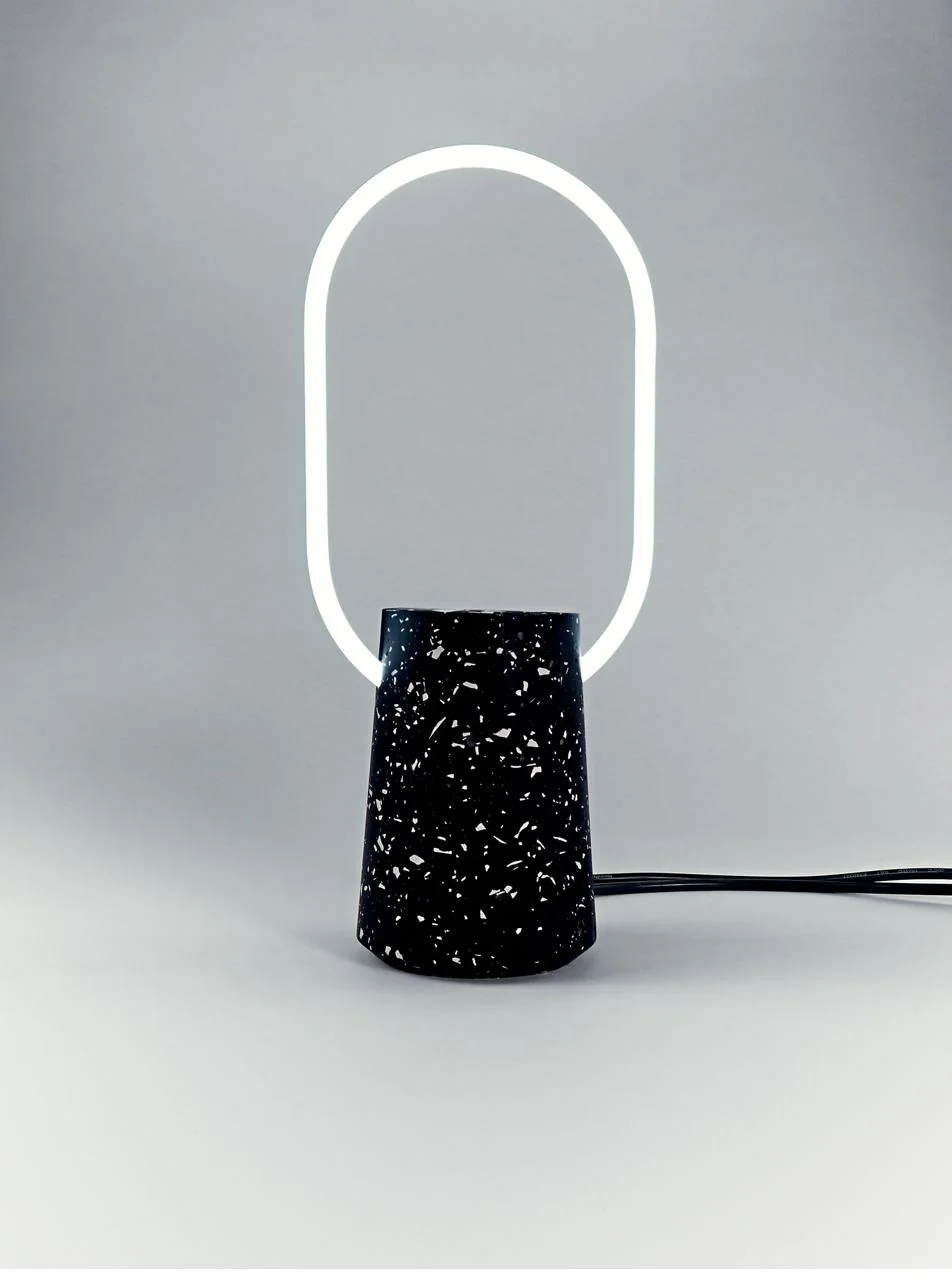 Autre détail de la lampe OHI en terrazzo